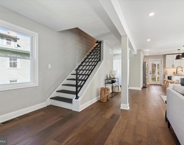 933 Henry Avenue - Photo Thumbnail 19