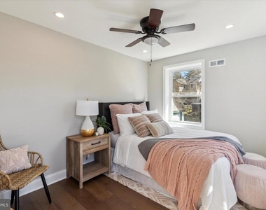 933 Henry Avenue - Photo Thumbnail 20