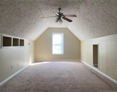 675 Americana Drive - Photo Thumbnail 11