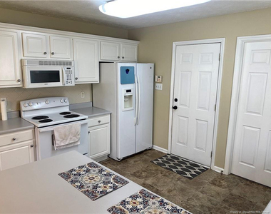 675 Americana Drive - Photo Thumbnail 9