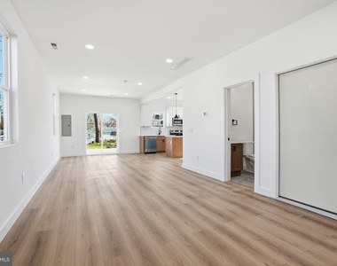 43 Palm Lane - Photo Thumbnail 6