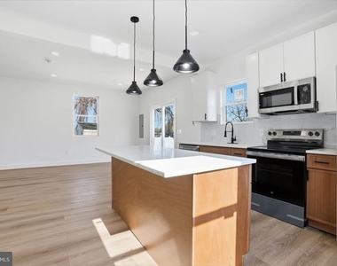 43 Palm Lane - Photo Thumbnail 16