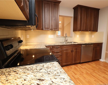 12305 Harcourt Drive - Photo Thumbnail 4