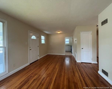 469 Mcphee Drive - Photo Thumbnail 5