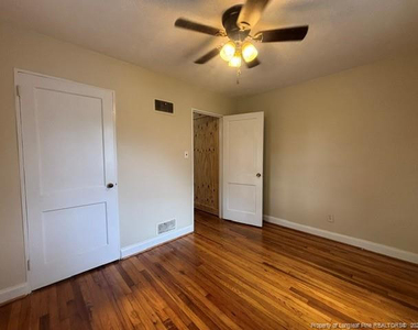 469 Mcphee Drive - Photo Thumbnail 12