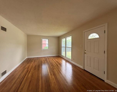 469 Mcphee Drive - Photo Thumbnail 4