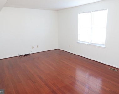 4581 Green Tree Road - Photo Thumbnail 5