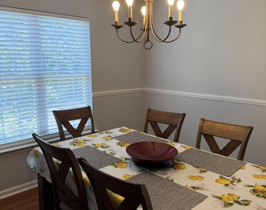 208 Texanna Way - Photo Thumbnail 7