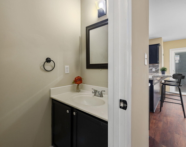 208 Texanna Way - Photo Thumbnail 5