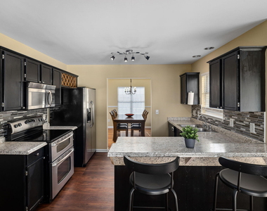 208 Texanna Way - Photo Thumbnail 4