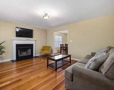 208 Texanna Way - Photo Thumbnail 6