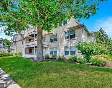 302 Trinity Court - Photo Thumbnail 15