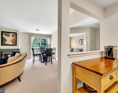 302 Trinity Court - Photo Thumbnail 5