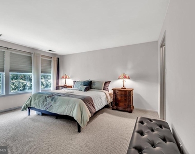 302 Trinity Court - Photo Thumbnail 9