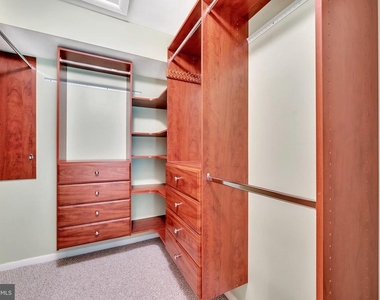 302 Trinity Court - Photo Thumbnail 12