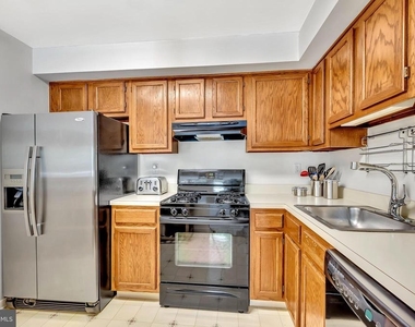 302 Trinity Court - Photo Thumbnail 6