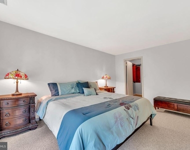 302 Trinity Court - Photo Thumbnail 10