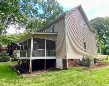 207 Lake Drive - Photo Thumbnail 31