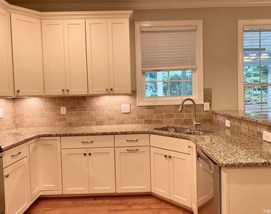 207 Lake Drive - Photo Thumbnail 8