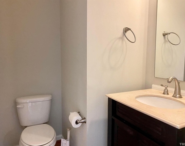 207 Lake Drive - Photo Thumbnail 13