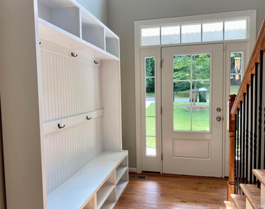 207 Lake Drive - Photo Thumbnail 5