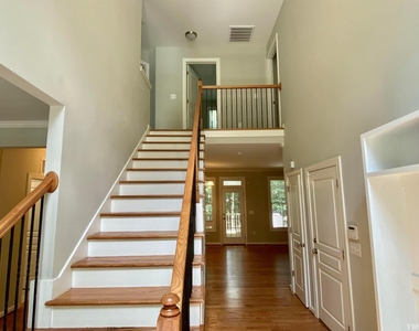 207 Lake Drive - Photo Thumbnail 14
