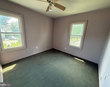 16 Delsea Drive N - Photo Thumbnail 9