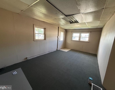 16 Delsea Drive N - Photo Thumbnail 7