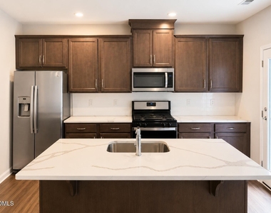 843 Oak Center Drive - Photo Thumbnail 1