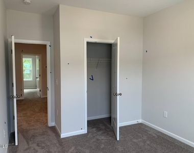 843 Oak Center Drive - Photo Thumbnail 5