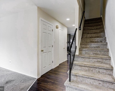 215 Keats Dr - Photo Thumbnail 14