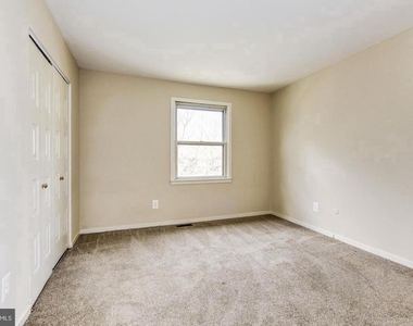 215 Keats Dr - Photo Thumbnail 18