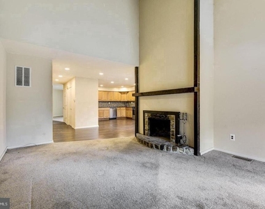 215 Keats Dr - Photo Thumbnail 11