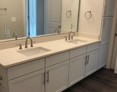 414 S White Street - Photo Thumbnail 9