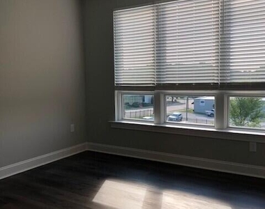 414 S White Street - Photo Thumbnail 6