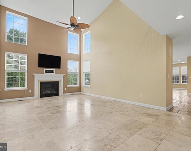 228 Leffler Circle - Photo Thumbnail 9