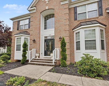 228 Leffler Circle - Photo Thumbnail 4