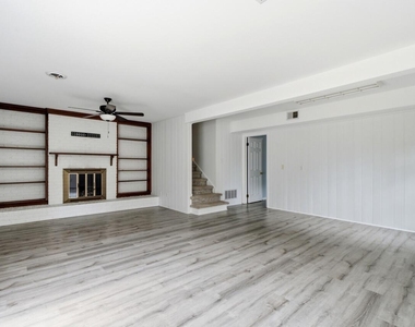 4901 Yadkin Drive - Photo Thumbnail 15