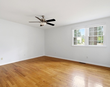 4901 Yadkin Drive - Photo Thumbnail 9