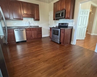 29 Belview Avenue - Photo Thumbnail 4