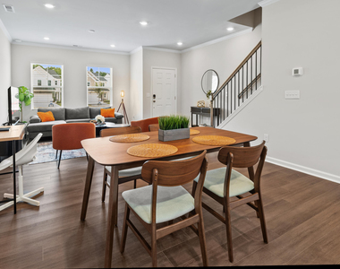 1261 Willow Tree Way - Photo Thumbnail 2