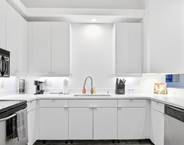 319 Fayetteville Street - Photo Thumbnail 26