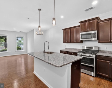 2613 Campus Way N - Photo Thumbnail 8