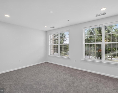 2613 Campus Way N - Photo Thumbnail 11
