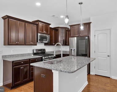 2613 Campus Way N - Photo Thumbnail 6