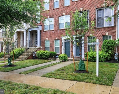 2613 Campus Way N - Photo Thumbnail 1