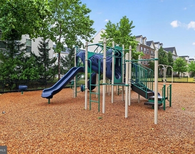 2613 Campus Way N - Photo Thumbnail 27