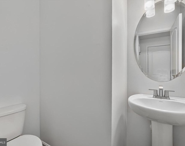 2613 Campus Way N - Photo Thumbnail 9