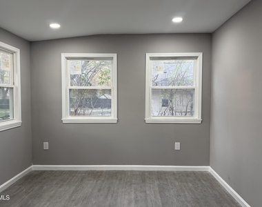1012 S Franklin Street - Photo Thumbnail 5