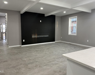 1012 S Franklin Street - Photo Thumbnail 3